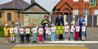 В Ютазинском муниципальном районе в рамках национального проекта «Молодёжь и дети» госавтоинспекторы и специалисты БДД провели для дошкольников урок безопасности - Ютазинский район